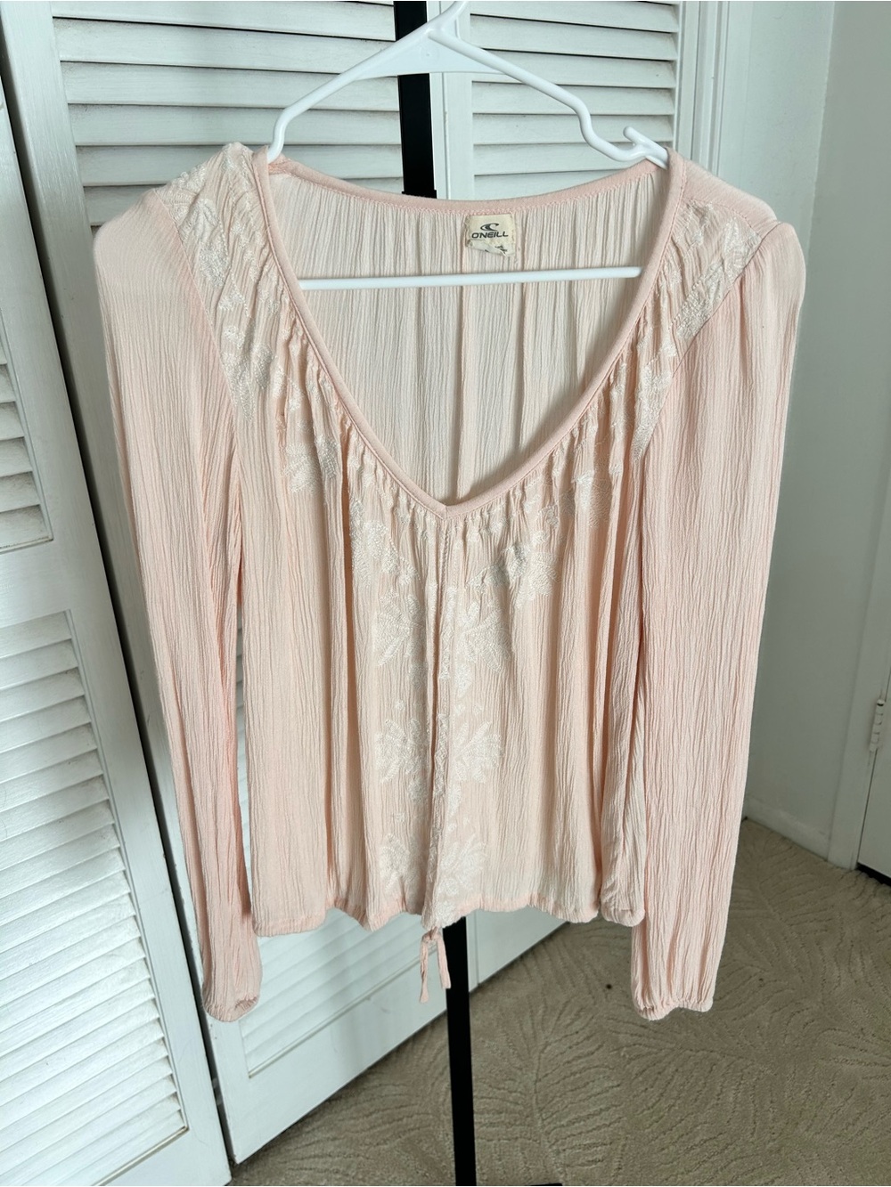 O'Neill Light Pink Embroidered V-Neck Peasant Blouse
